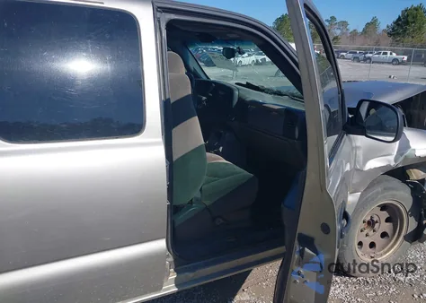 1999 Chevrolet Silverado 1500 Ls z USA, uszkodzony, nr VIN 2GCEC19T2X1184419